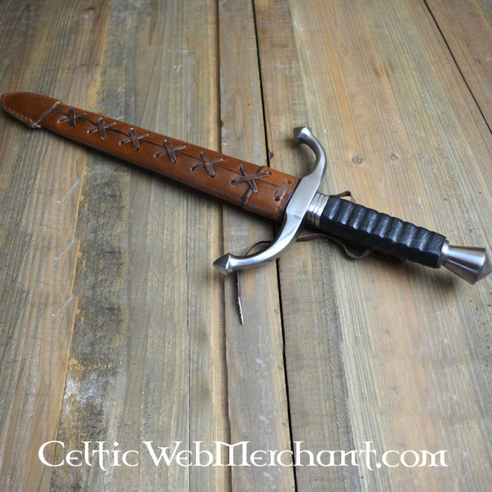 Renaissance Main Gauche, halb scharf