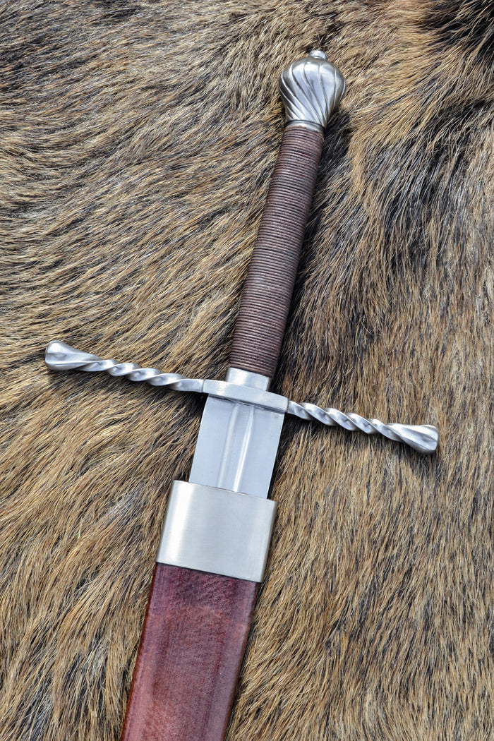 Hand-and-a-half sword Oakeshott type XVa, semi-sharp