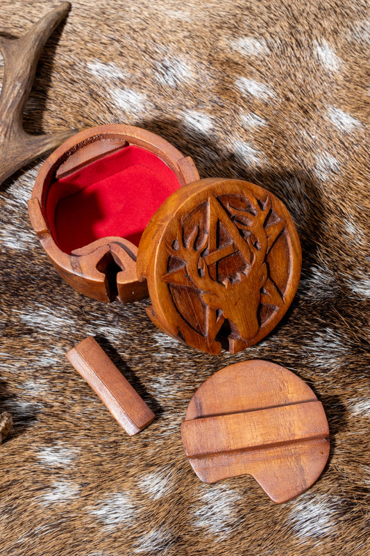 Sieradendoosje hert en pentagram, hout