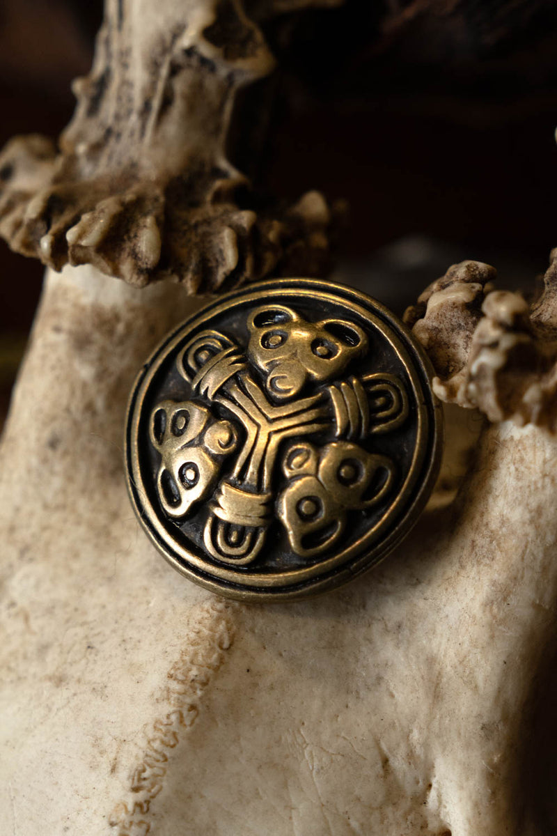 Vikingabältesbeslag Borre, set om fem