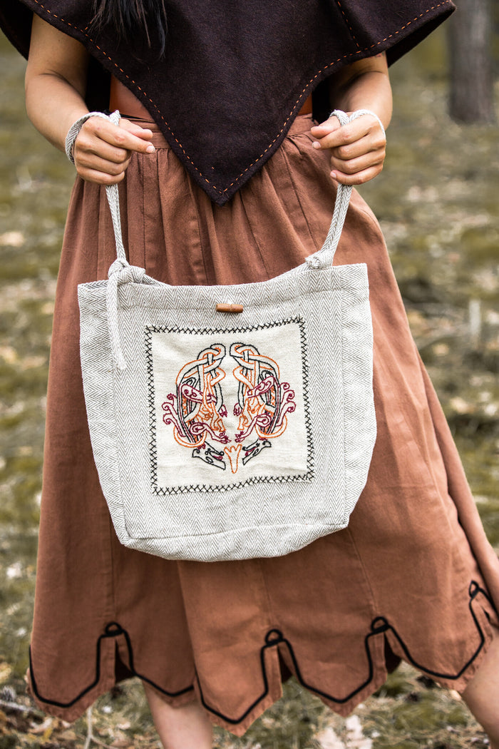Sac à bandoulière viking brodé Urnes avec motif en arête de poisson