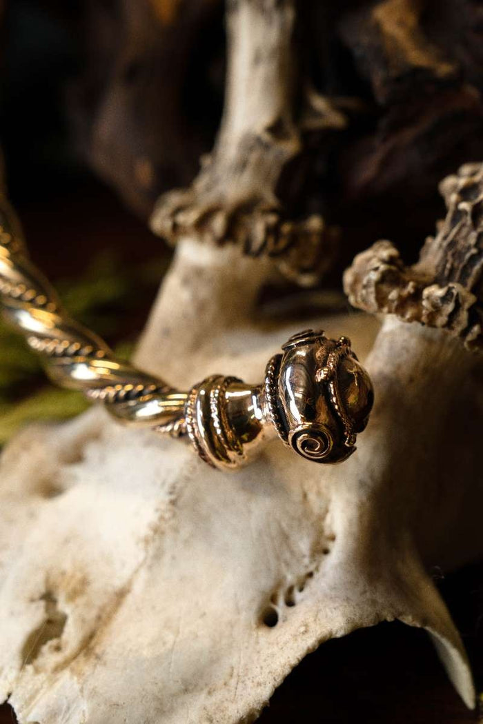 Celtycki torque Bibracte, brąz