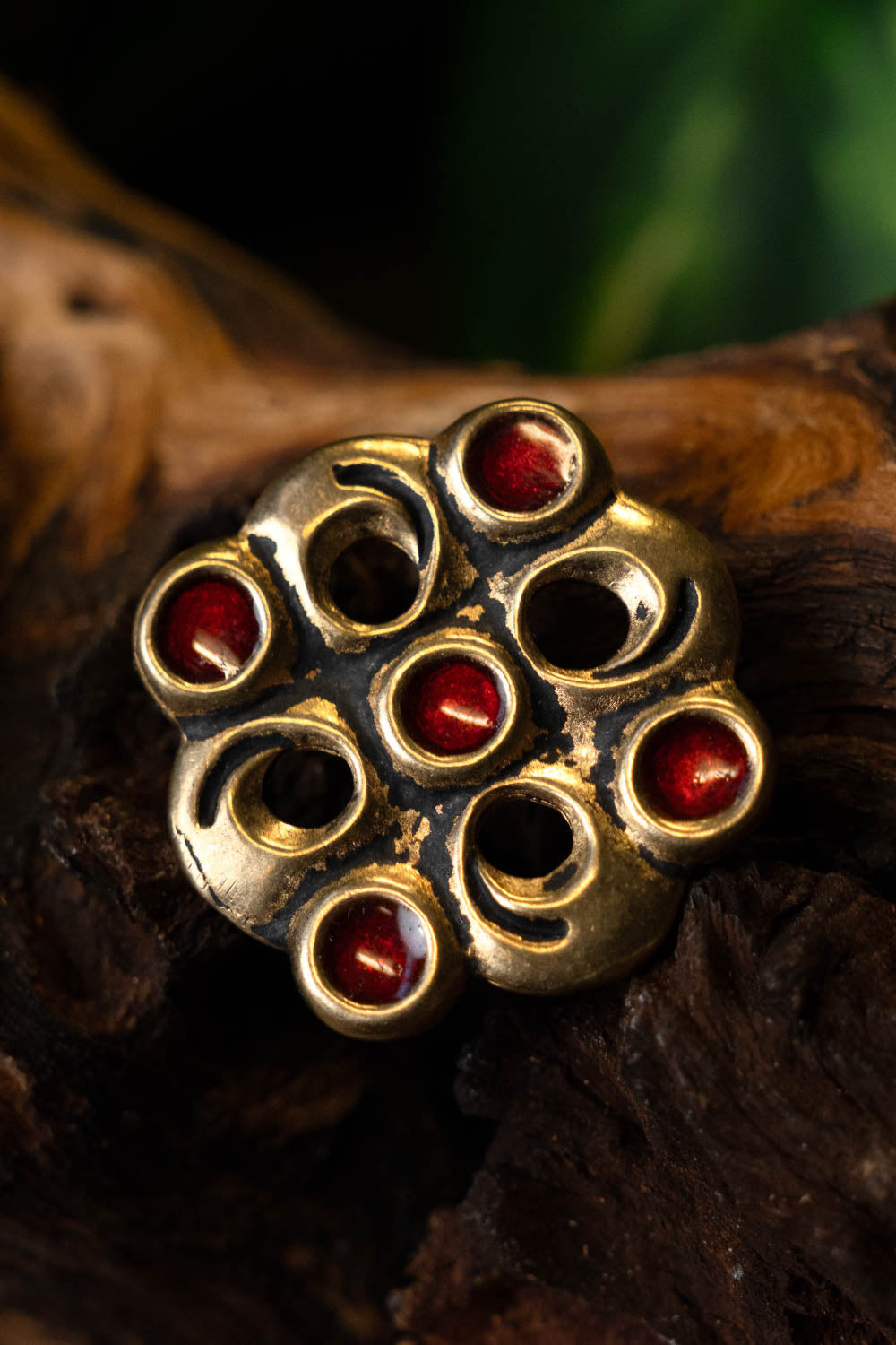 Merovingisk cloisonné-broche, bronze