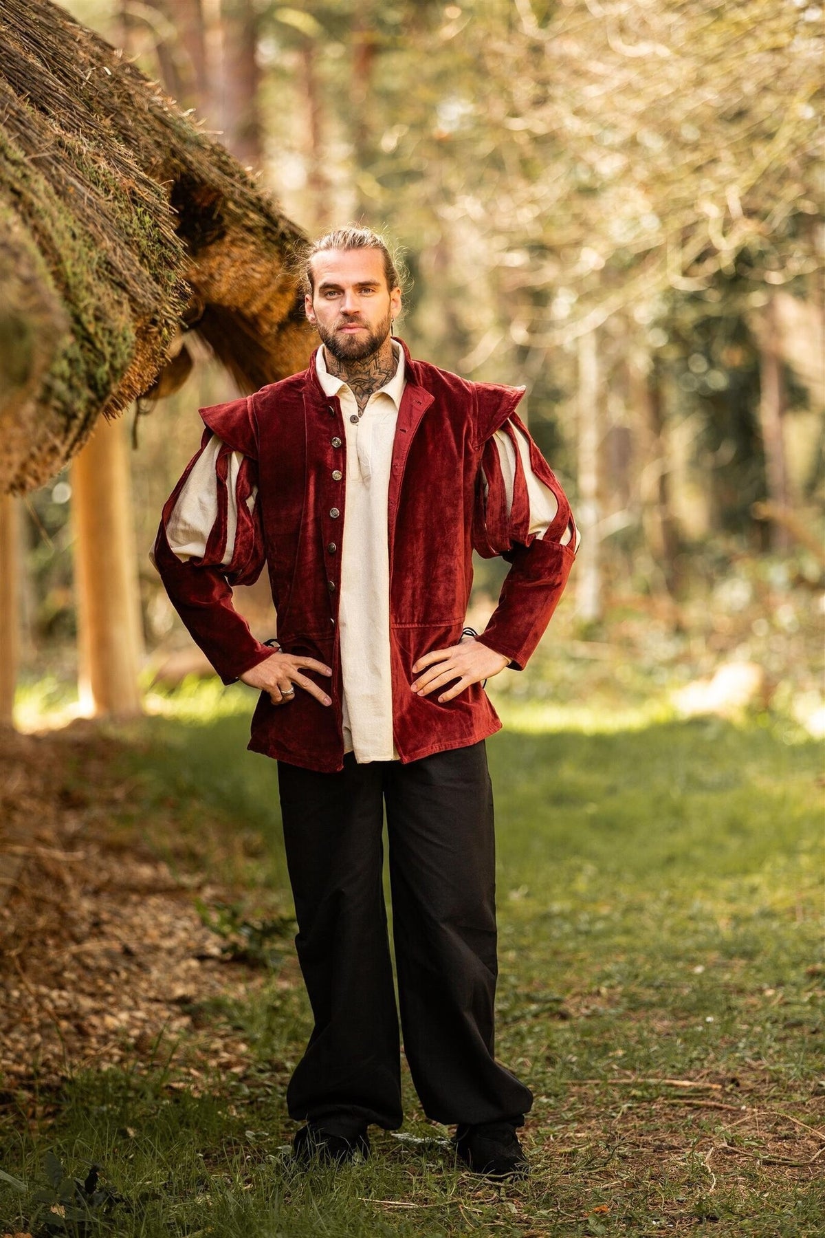 Open-sleeve doublet, red