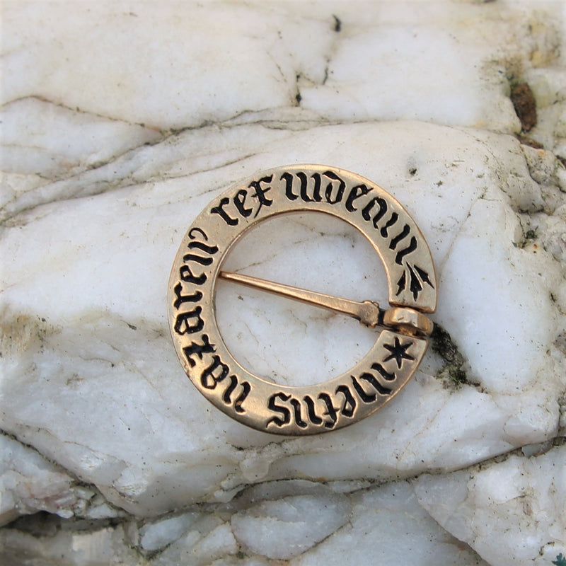 Medeltida ringbrosch, brons