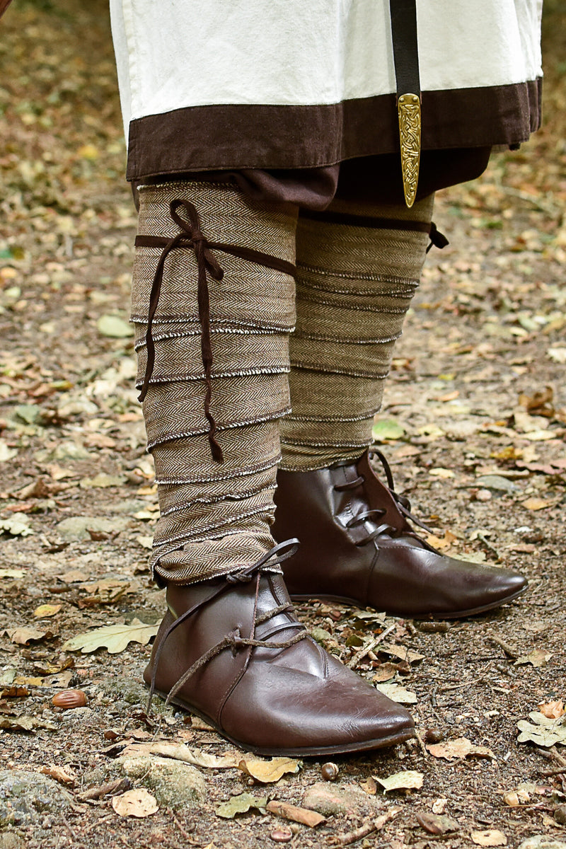 Beinwickel mit Fischgrätenmuster, braun creme