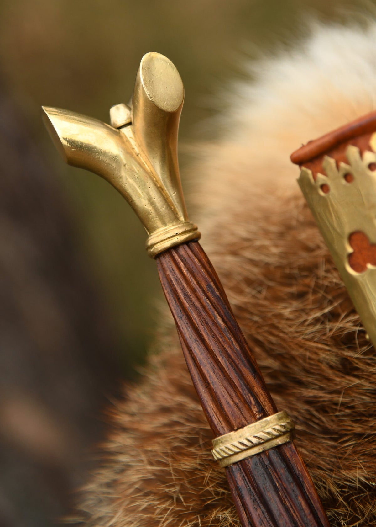 Średniowieczny miecz Oakeshott XVIII, półostry