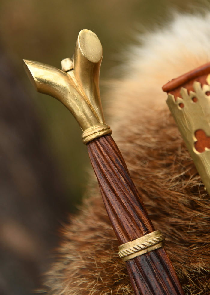 Średniowieczny miecz Oakeshott XVIII, półostry