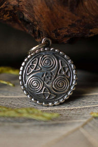 Pendentif celtique triskelion avec spirales, argent sterling