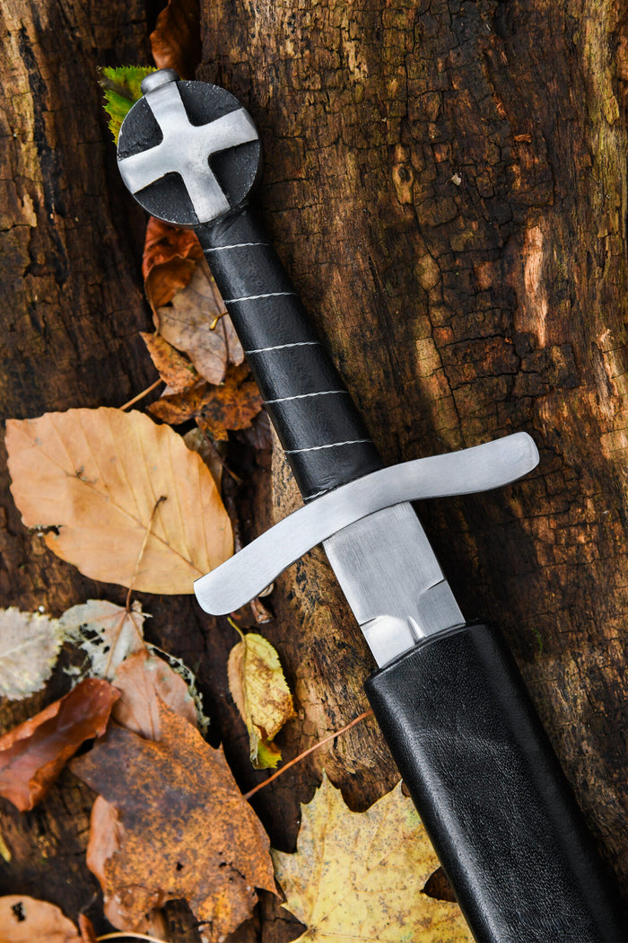 Crusader dagger Jerusalem, semi-sharp