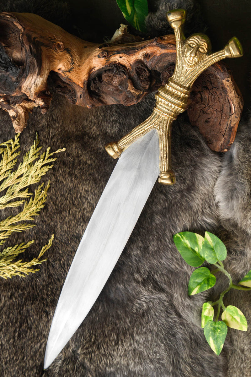 Celtycki sztylet antropomorficzny, półostry