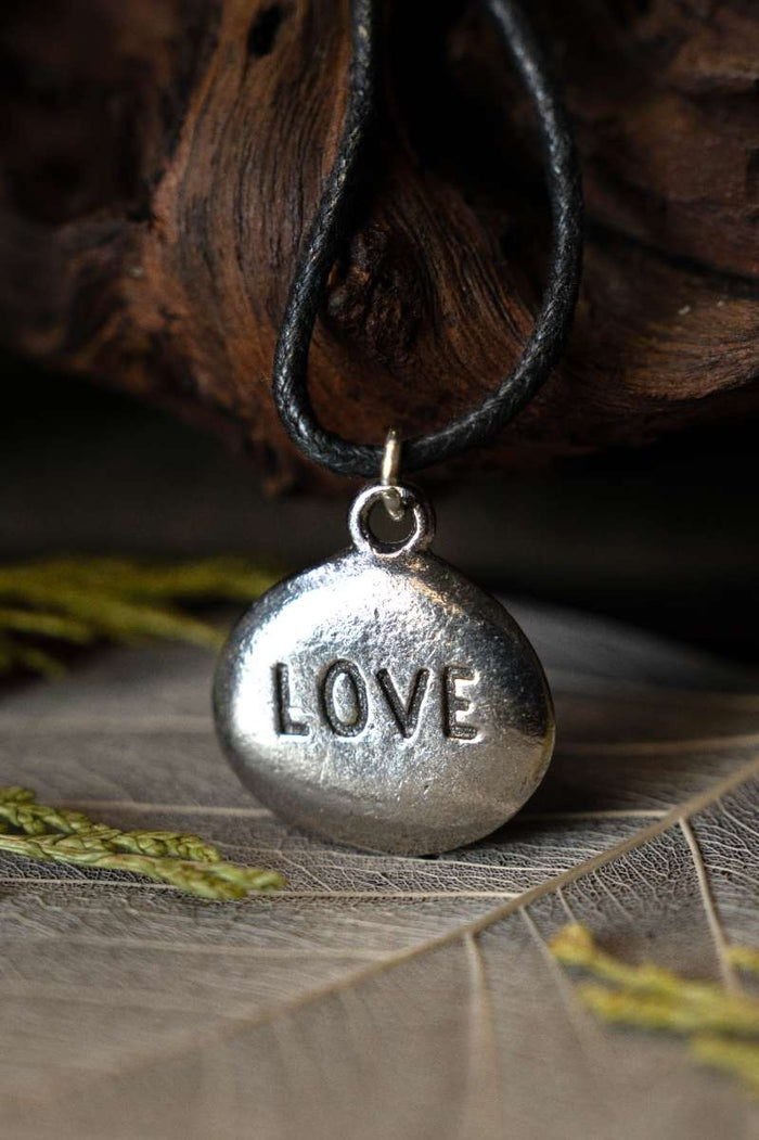 Runamulet kärlek, tenn