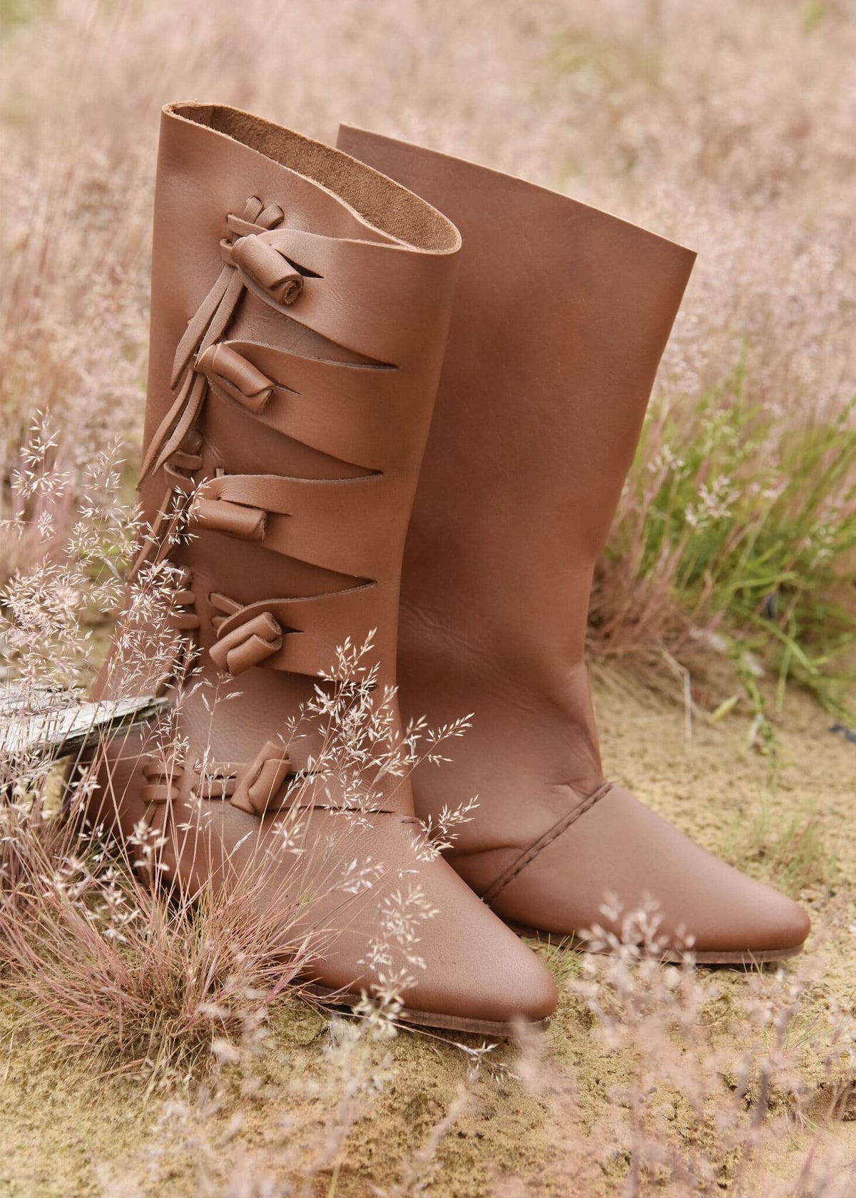 Viking boots with toggles, brown