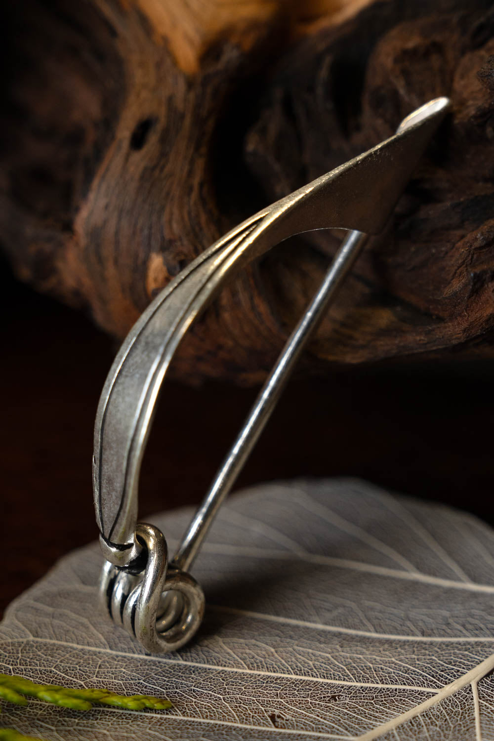 Keltisk bågfibula, 300 till 100 f Kr, försilvrad brons