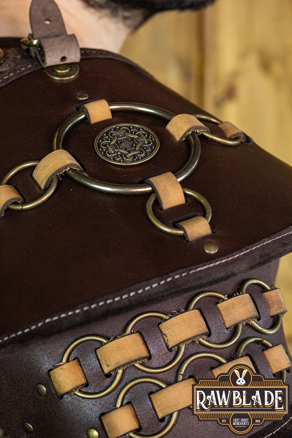 Gorget com Pauldrons Guerreiro - Castanho