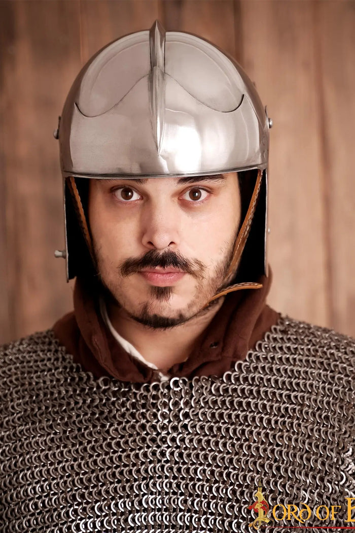 Sallet milanese (Wallace Collection), 1,6 mm