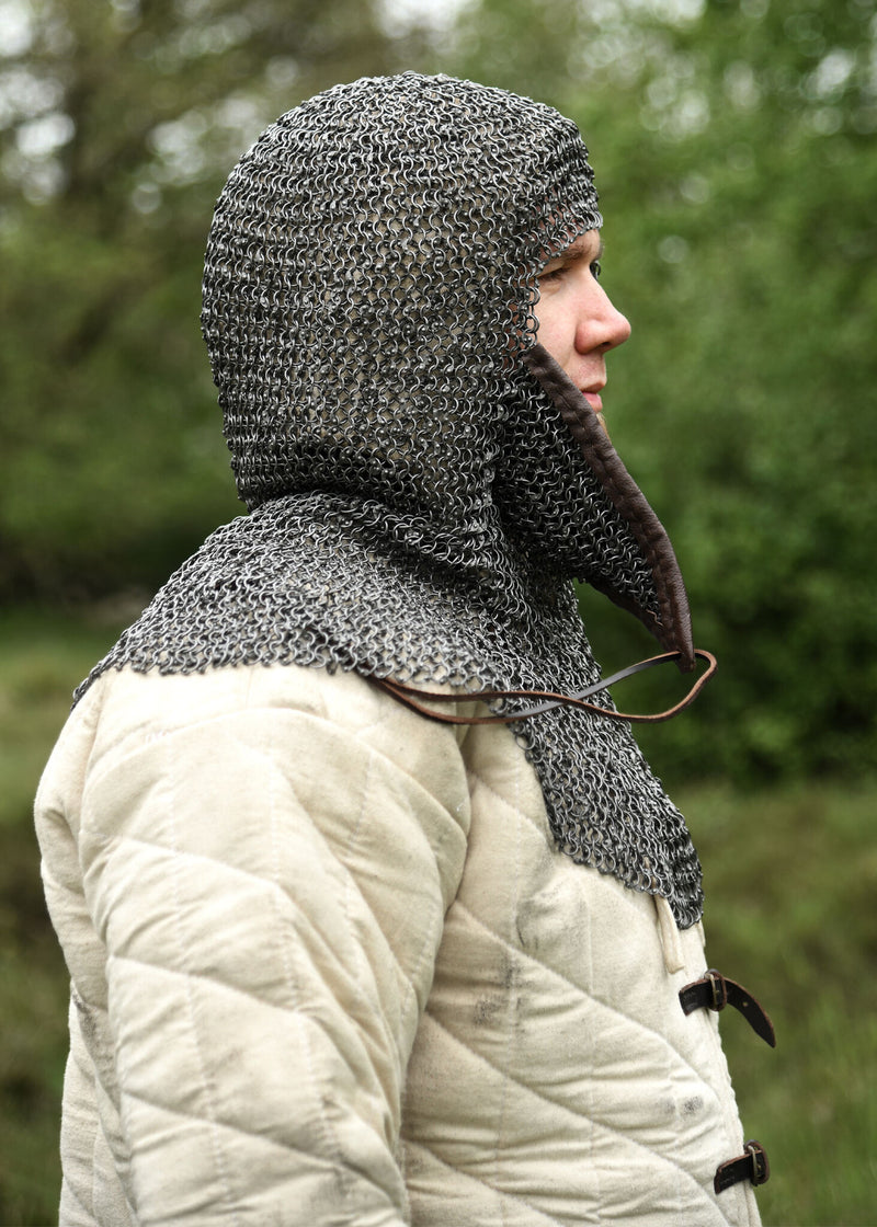 Cofia de malla con ventail triangular, anillas redondas – remaches redondos, 8 mm