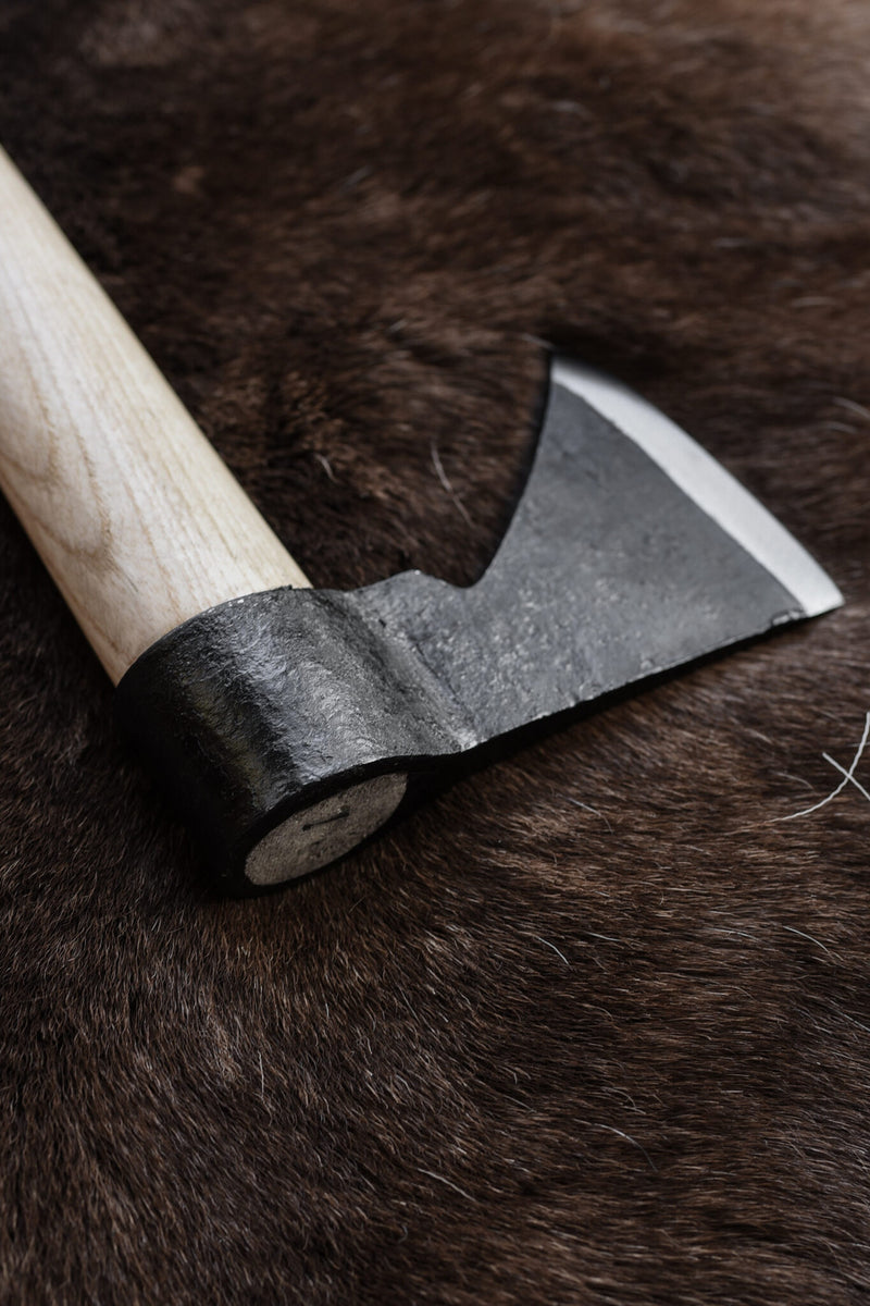 Viking hand axe, type D, semi-sharp