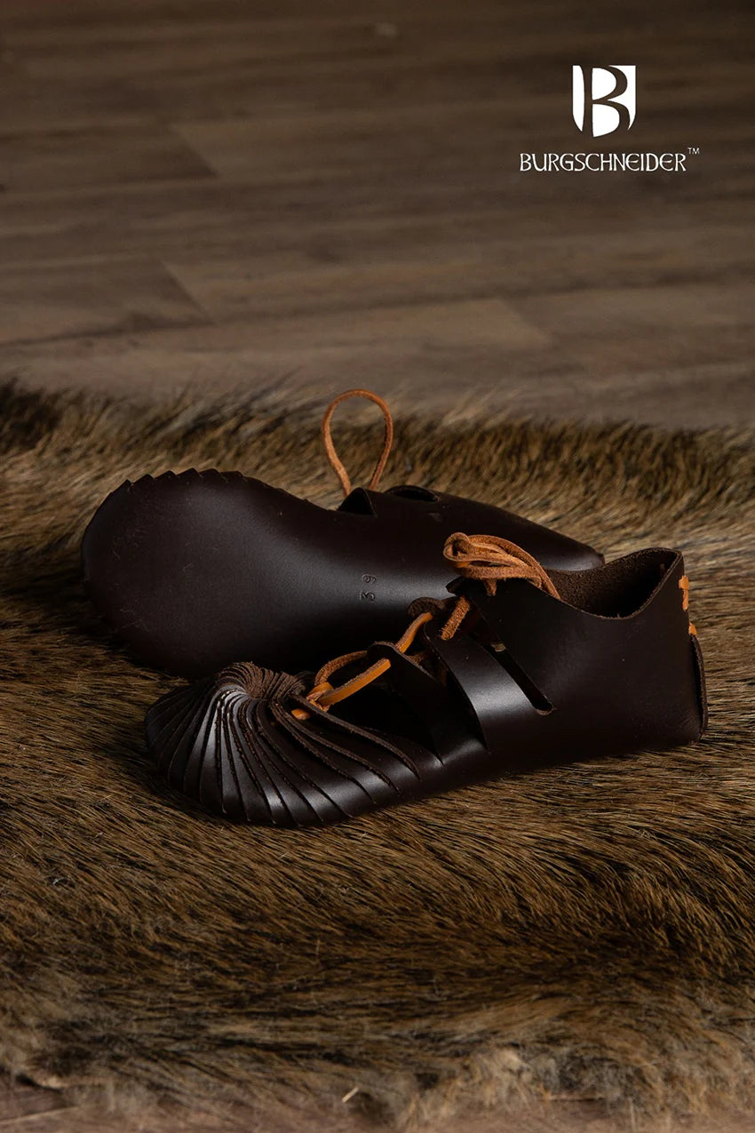 Sandały starożytność–średniowiecze