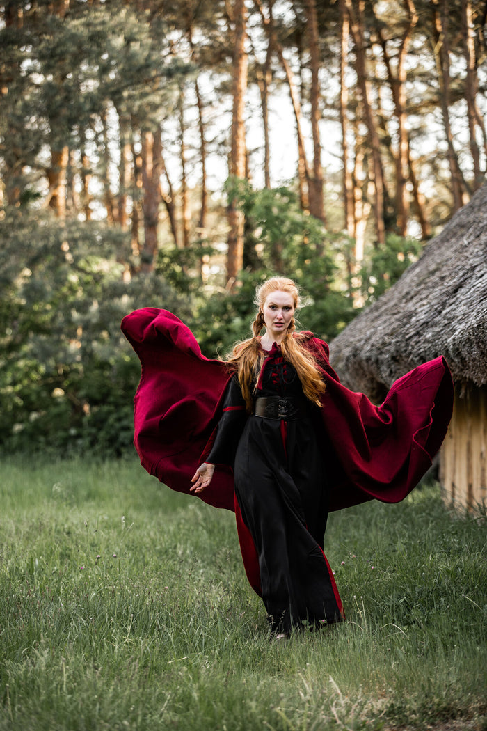 Medeltida mantel med huva, ullmix, röd