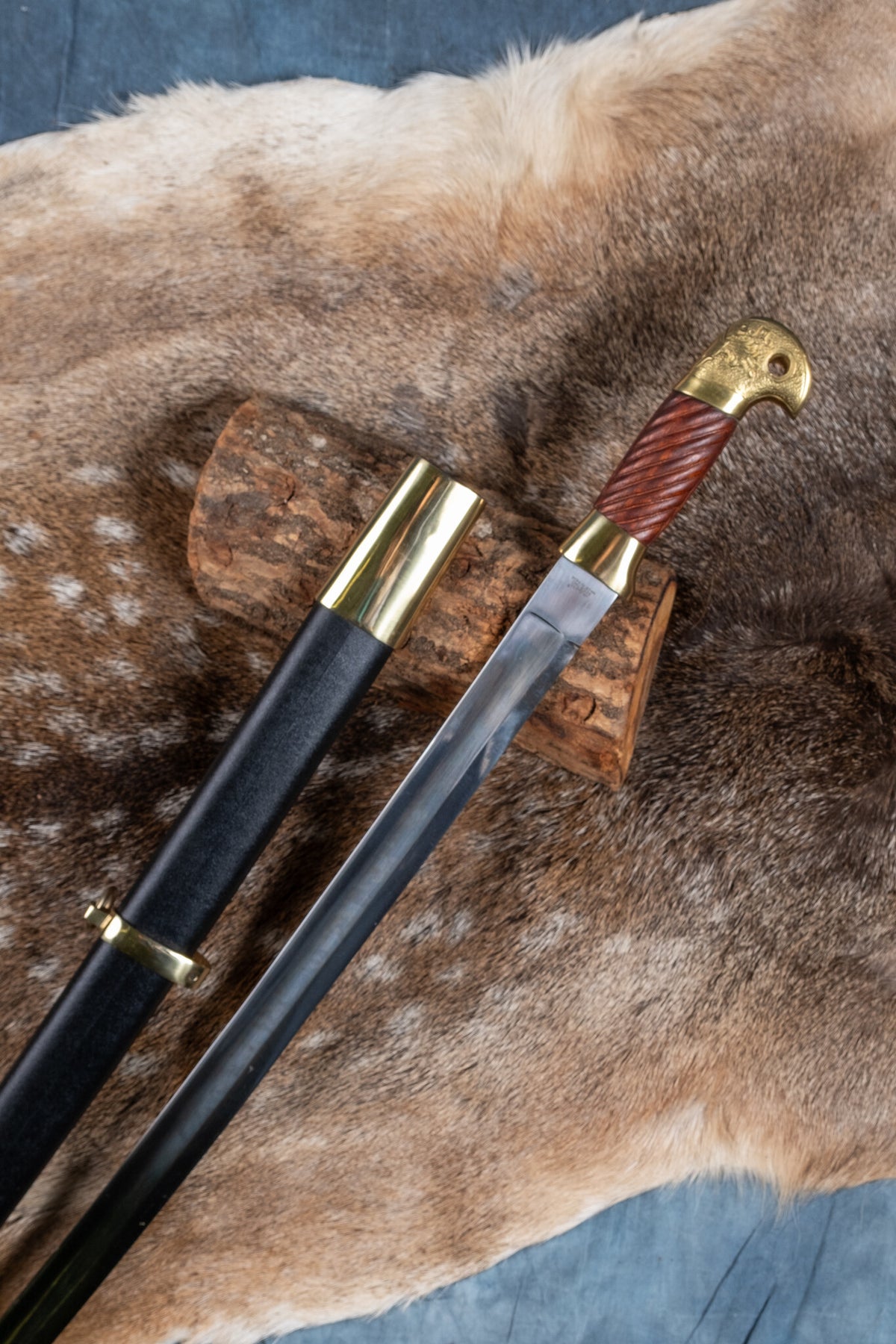 Russischer Säbel Shashka, halb scharf