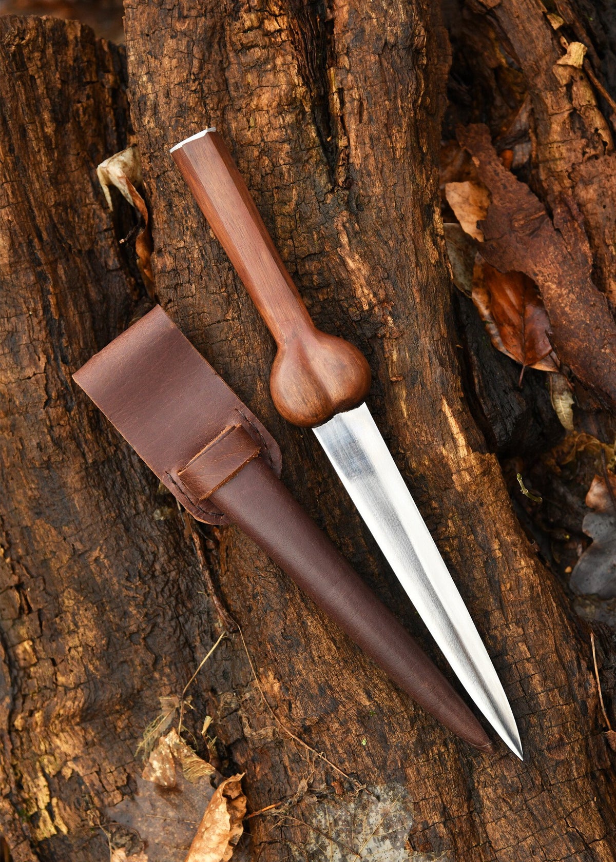 Dagger z kulistą głowicą, półostry