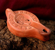 Lámpara romana de aceite con cruz Chi-Rho