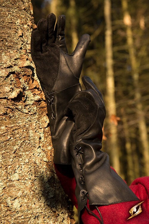 Leather medieval gloves, black
