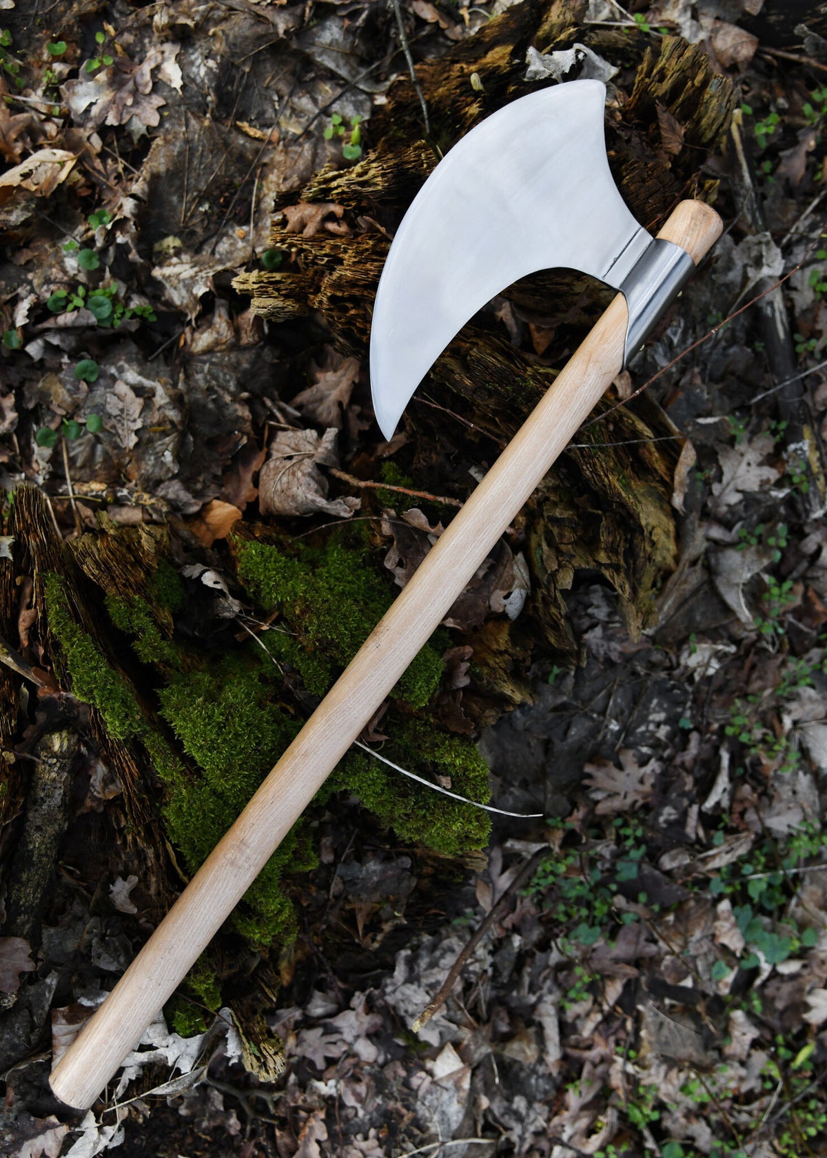 Gotisk skægøkse med langt skæg, semi-skarp