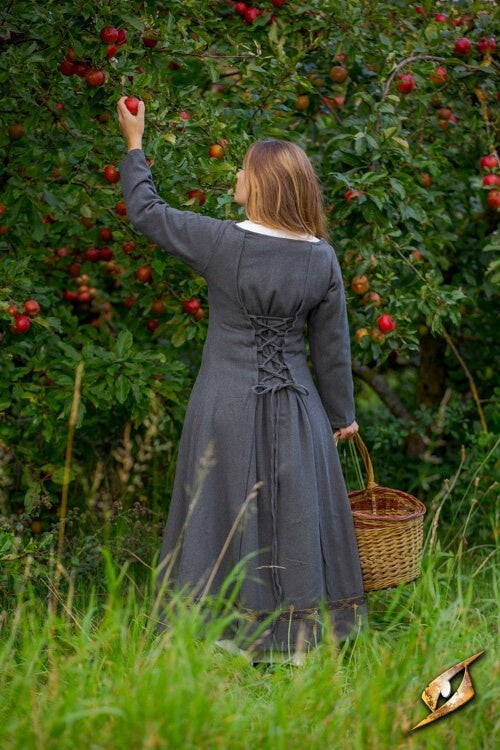 Średniowieczna suknia Estrid z motywem jodełki, naturalny szary