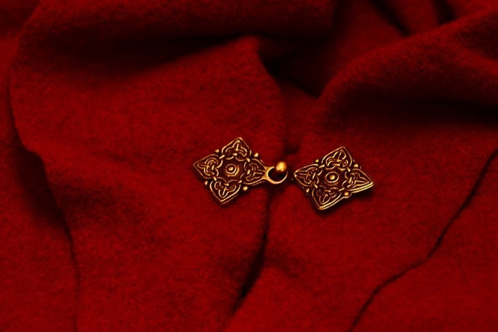 Rusvik Kaftan clasp, bronze