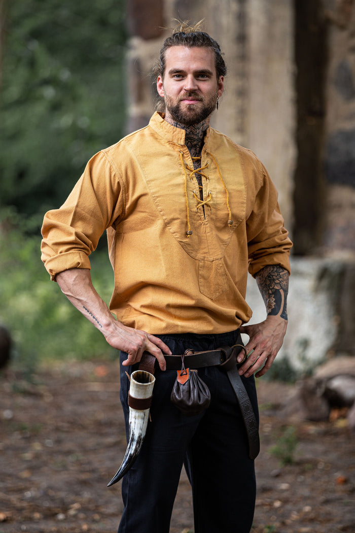 Chemise tissée à la main, miel