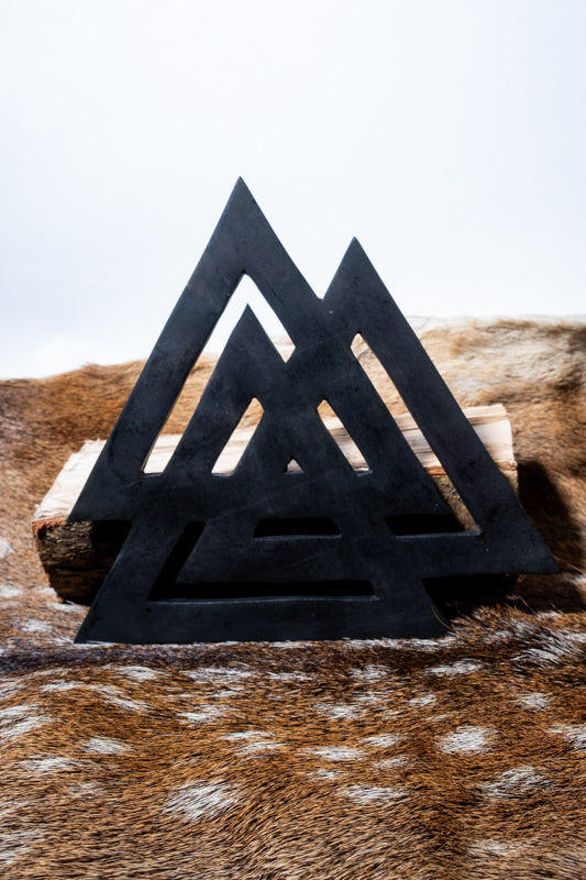 Holzschnitzerei Valknut, schwarz