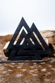 Houtsnijwerk Valknut, črna