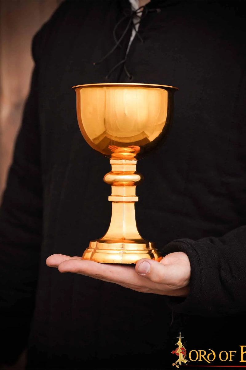 Średniowieczny kielich mosiężny