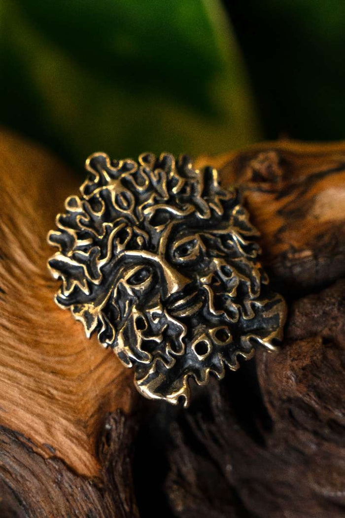 Green Man amulet, messing