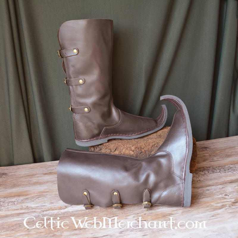 Poulaines medievales, marrón