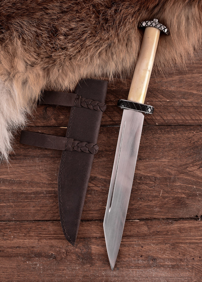 Seax Eriksson, pol ostro