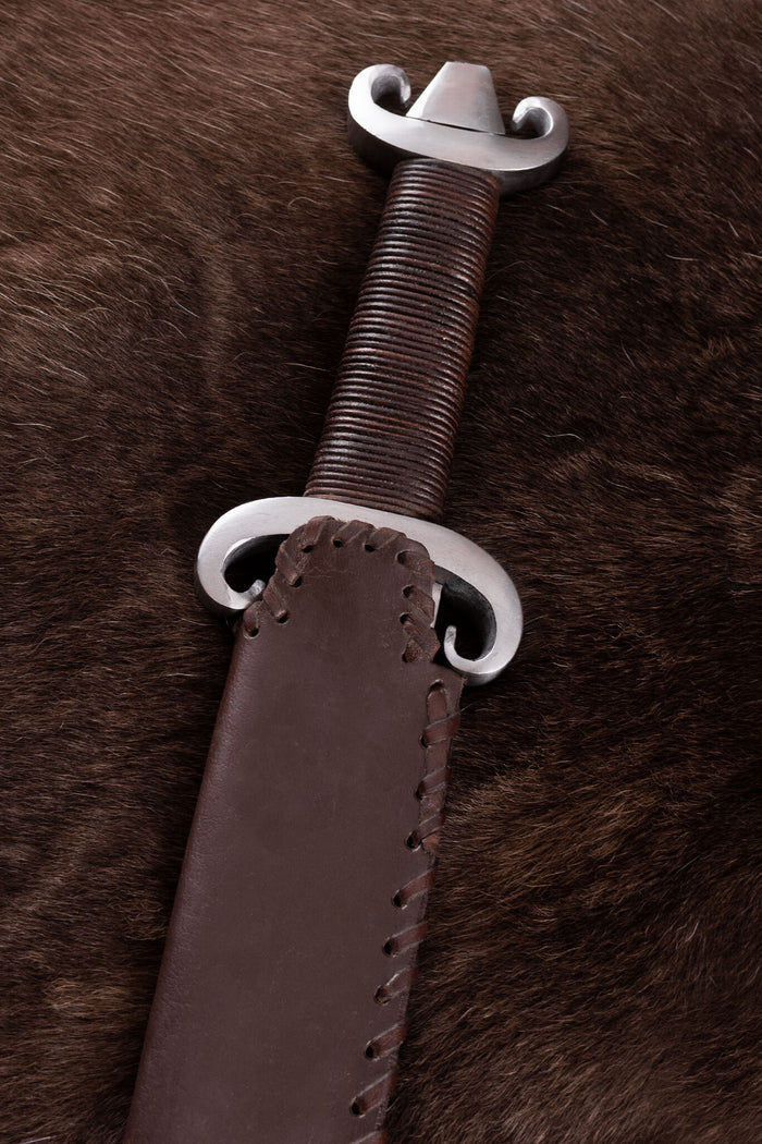 Viking sword Petersen type G, semi-sharp