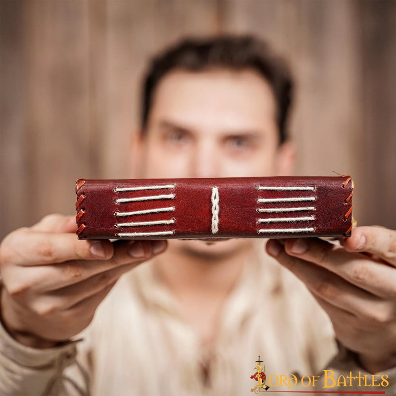 Skórzany dziennik z kamieniami