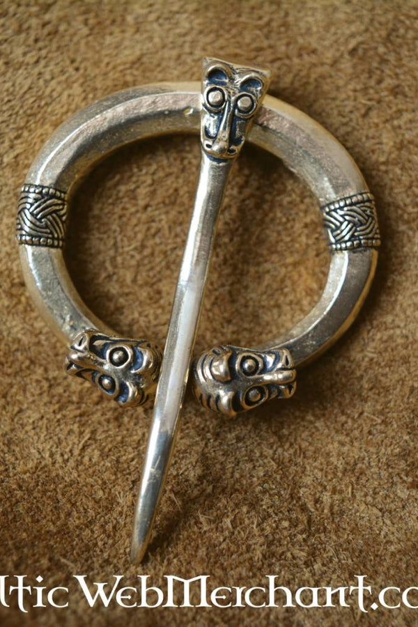 Ring fibula with animal heads, Haithabu, bronze