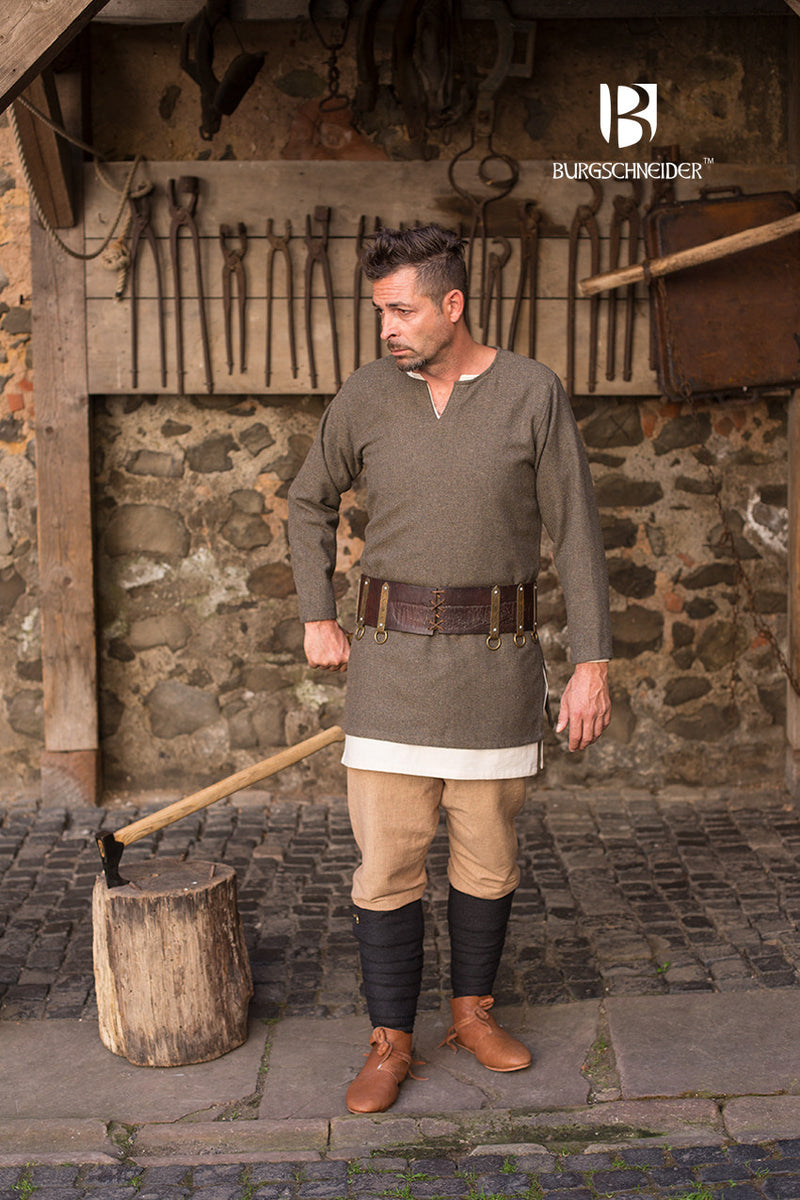 Túnica Tyr con motivo de espiga, gris oliva, mezcla de lana