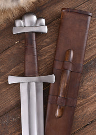 10th century Viking sword Petersen type S, semi sharp