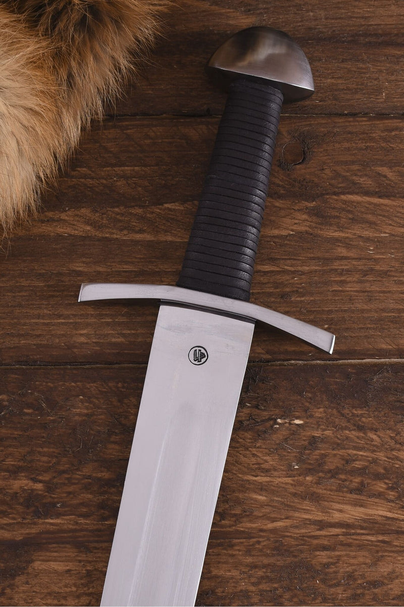 Normandisk enhandsvärd, slött, stridsredo