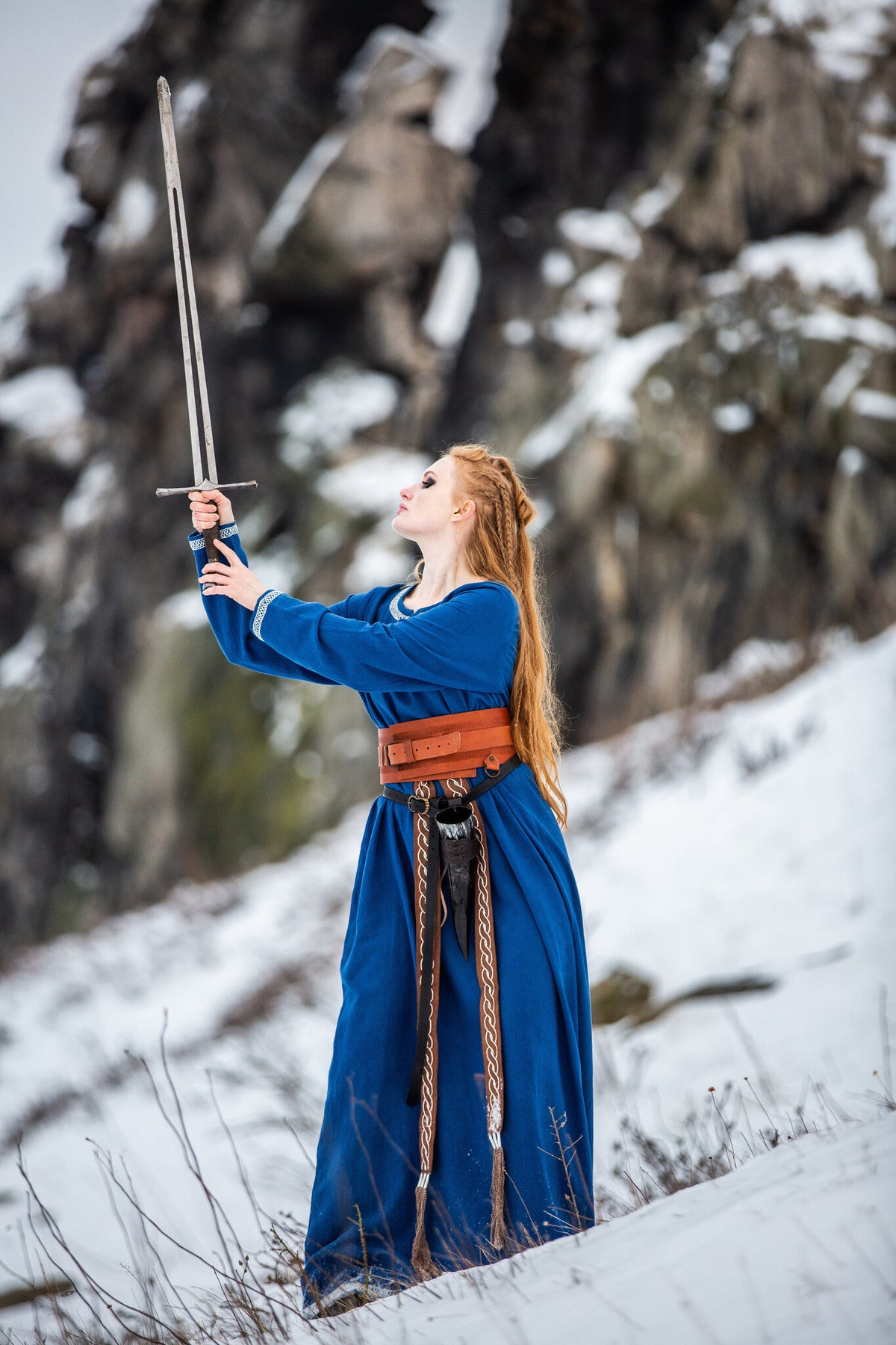 Wczesnośredniowieczna suknia Aelswith, niebieska