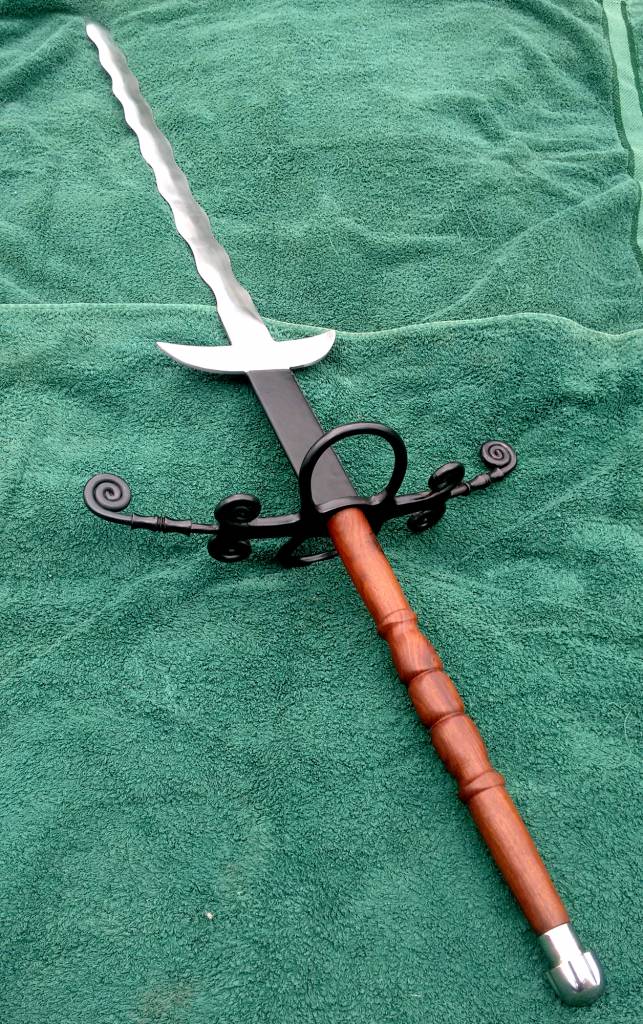 Flamberge with wooden grip, semi-sharp