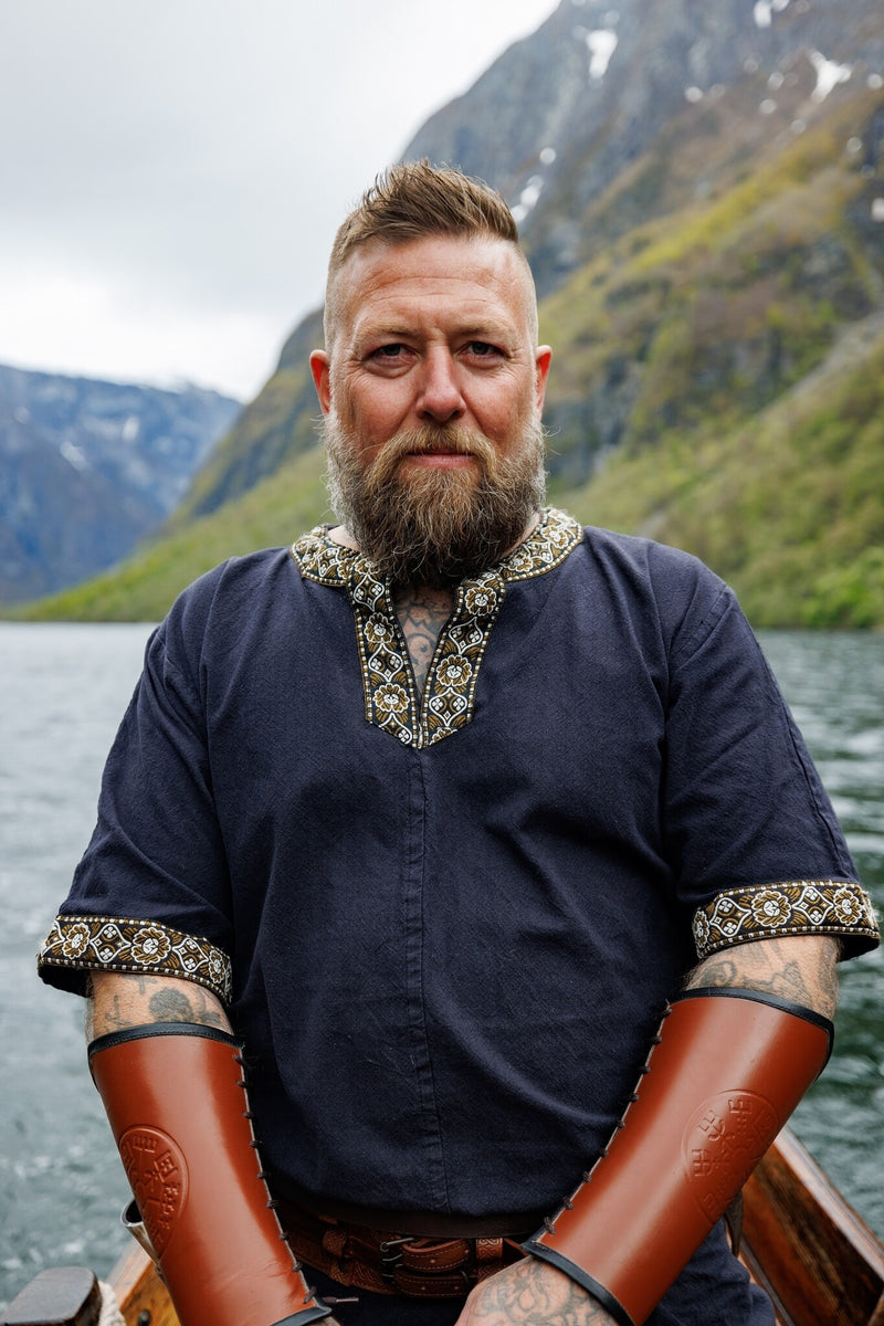 Tunique celtique, manches courtes, noir