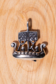 Vikingų kabantis pakabalas "Vikingų laivas", sidabrinė