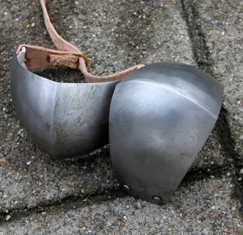 Frühe Couters, Ellbogenpanzer, 1,6 mm