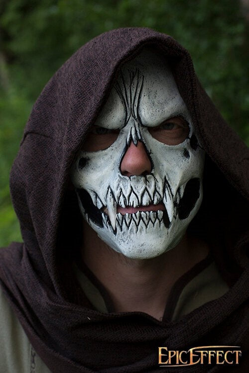 Máscara de calavera plateada